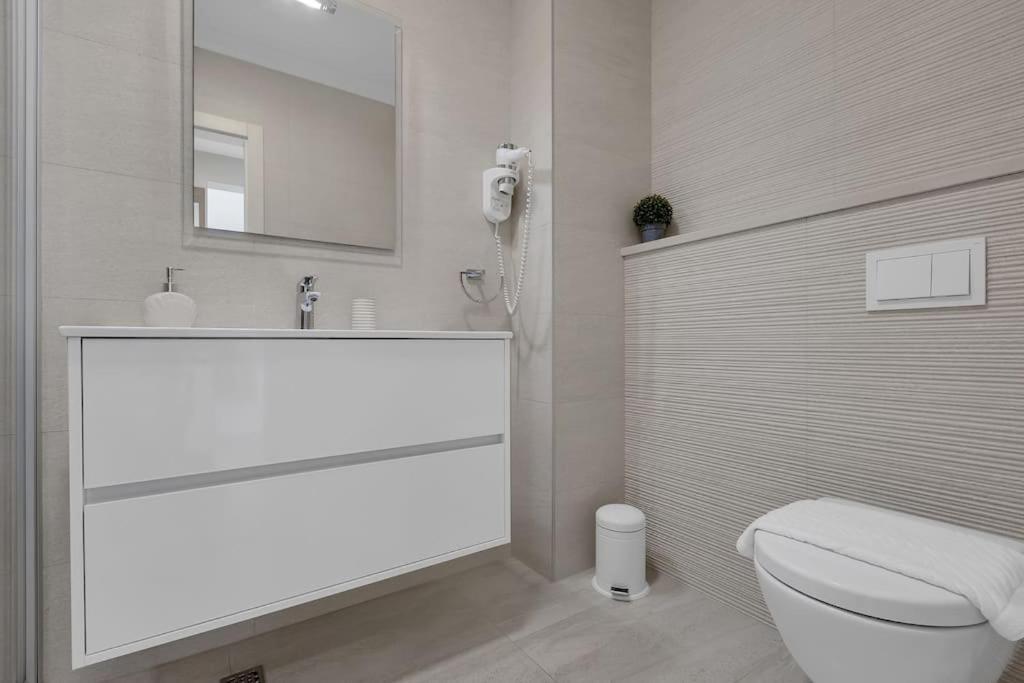 Apartment Hrvoje -Nur 50M Bis Zum Meer - Makarska Exklusiv Promajna Exterior photo